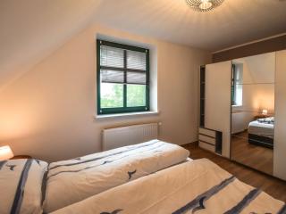 Ferienwohnung Hugo nur 200 Meter bis zum Wasser - Putbus - 1