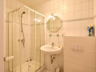 Ferienwohnung Hugo nur 200 Meter bis zum Wasser - Putbus - 3