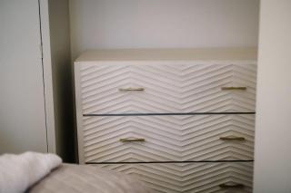 Glen Wynne Apartment Lovely Central Pet Friendly - FREE off-site Health Club access with Pool, Sauna, Steam Room & Gym Short 5 Minute Drive Away - 5