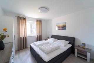 Seevilla am See mit Sauna, Kamin, privatem Steg und Seezugang - Barßel - 8