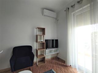 Joni's Small Condo - Golem - 6