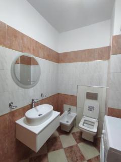 Joni's Small Condo - Golem - 8