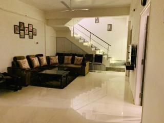 The Retreat-Glasshouse bungalow - Igatpuri - 5