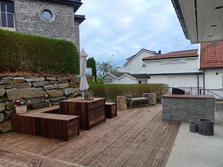 Sentral sørlandsidyll med boblebad og hjemmekino - 4