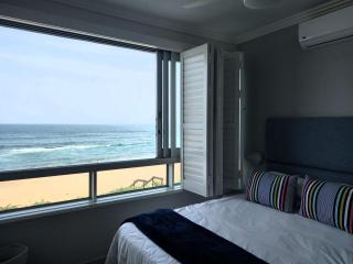 Modern & Luxurious Beachfront Villa - 5