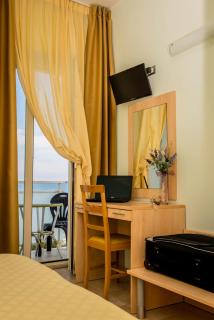 Hotel Caggiari - 2