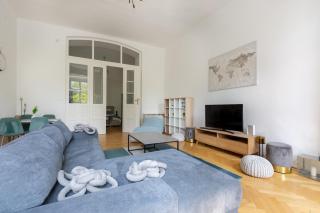 SUPER CENTRAL 2BR-2BT with Balcony&View&Sauna&Jacuzzi - Budapeste - 1