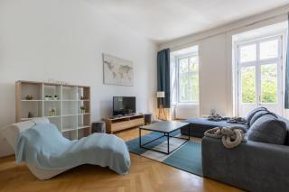 SUPER CENTRAL 2BR-2BT with Balcony&View&Sauna&Jacuzzi - Budapeste - 4
