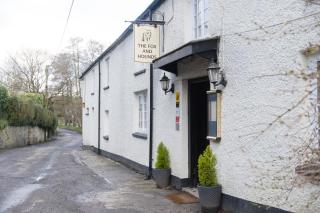 Fox And Hounds Llancarfan - Barry - 0