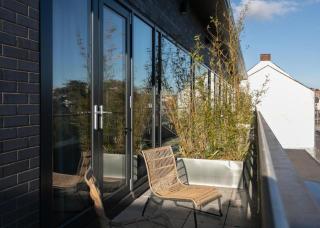 Custom House Apartments - 9