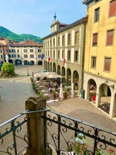 The terrace on the square - 0
