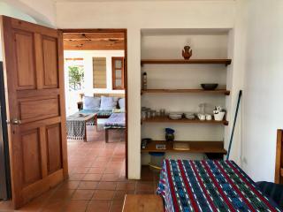 Rustic Charm and Breathtaking Views 'Casita' - Santa Cruz La Laguna - 4