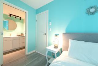 Chic 2-Bedroom in Central Downtown with Stunning Water Views - Vancouver - 2