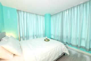 Chic 2-Bedroom in Central Downtown with Stunning Water Views - Vancouver - 3