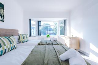 Premium 3-Bed Detached by Papermill, Deeside - Wirral - Bromborough - 1