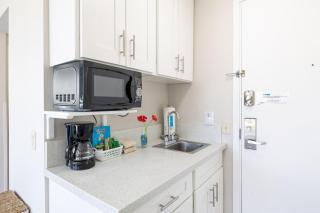 Cozy Waikiki Studio at Aqua Aloha Surf - Honolulu - 5