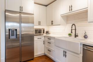 Chamonix 24 is a 2bed plus loft 3 bath Upgraded Canyon Ldge Nearly Ski in Ski Out Sleeps 8 - Mammoth Lakes - 9