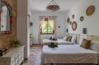 Villa Malaga con Jacuzzi Piscina vallada Barbacoa By AndaraHolidays - Sayalonga - 1
