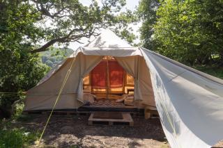 Wood Cabin & 4 Large Bell Tents - Hapus Hideaway - 9
