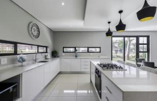 Umhlanga Rocks Beach Apartments - 3