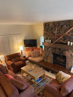 SV Wildflower Condo 3 Bed 3 Bath w SV INN pool access- No PETS! - Sun Valley - 7