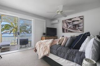 Hamptons Style Villa 43 - Tangalooma - 8