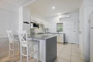 Hamptons Style Villa 43 - Tangalooma - 2