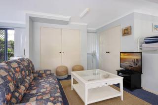 Quandamooka Beach House - Bulwer - 4