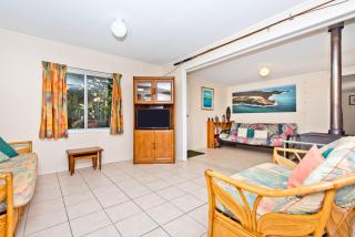 Curlew Corner - Cowan Cowan - 1