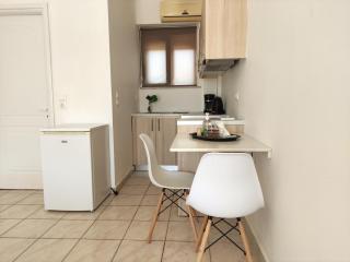 # 6 Giorgos & Chara apartments - Nea Kydonia - 7