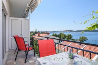 Apartments Mastelic with pool next to the beach - 1