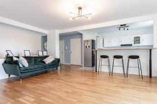 Design 3 bedrooms appartment, near Champs Elysees - Nanterre - 0
