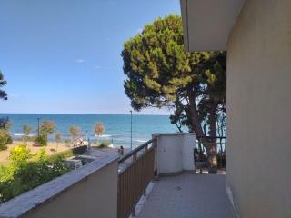 Room in BB - Spacious double room beside the sea - Pineto - 4