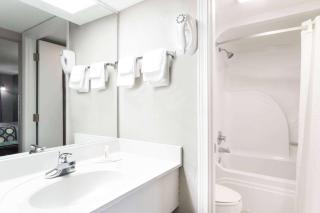 Super 8 by Wyndham Marianna I-10 - 5