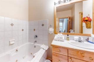 Family - Friendly 3 Bedroom In River Run Village With Mountain View - 1