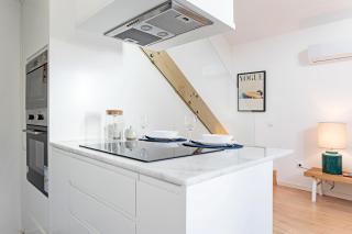 Cozy House w/ AC near metro by LovelyStay - Porto - 5
