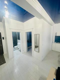 Boudoir Tropical Apartments - 7
