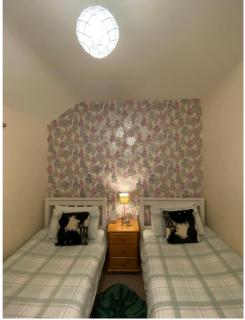 Detached cottage with picturesque views - 1