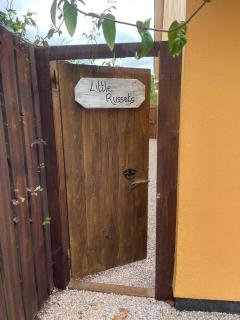 Charming Chalet - Sleep 3 & Free Parking - 2