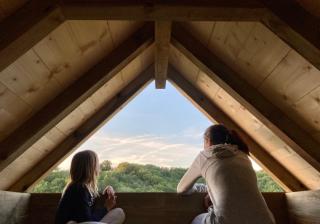 Cabane Bivouac avec échelle à l'ombre des chênes - Idrac-Respailles - 0