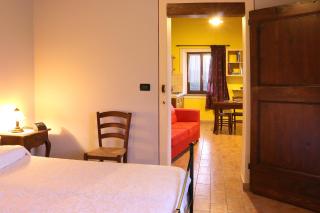 Spacious villa in Montecarotto with mountain view and pool - Casa Vici - 3