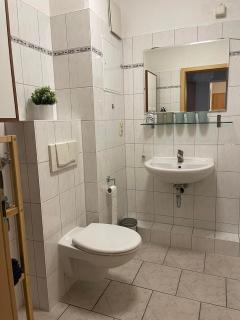 TOP LAGE 2 Zimmerwohnung mit Balkon und bester Aussicht in OG 2 links - Rostock - 4