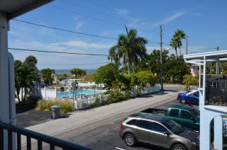 Twins Inn & Apartments - 9