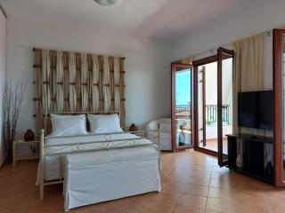 Horizon Studios with Sea View - Free Parking - 5