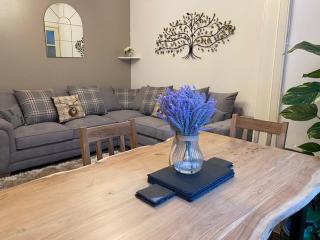 City Lights Apartment - Edinburgh - 8