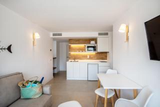 Apartamentos Es Pujols - Emar Hotels - Es Pujols - 1