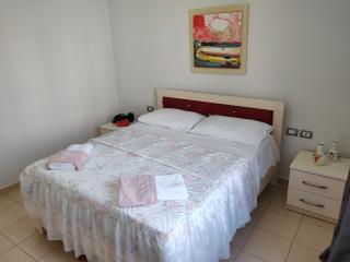 2 Bedrooms Apartment QERRET - Golem - 8