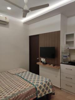 Pleasant one room with cooking space - 2