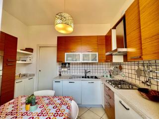 Divina Luxury Apartment with Jacuzzi near the lake - 6