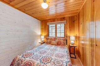 Knotty Pine Cabin - Joseph - 2